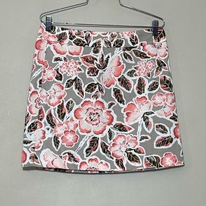 Loft || Woman’s Pencil floral skirt size 6